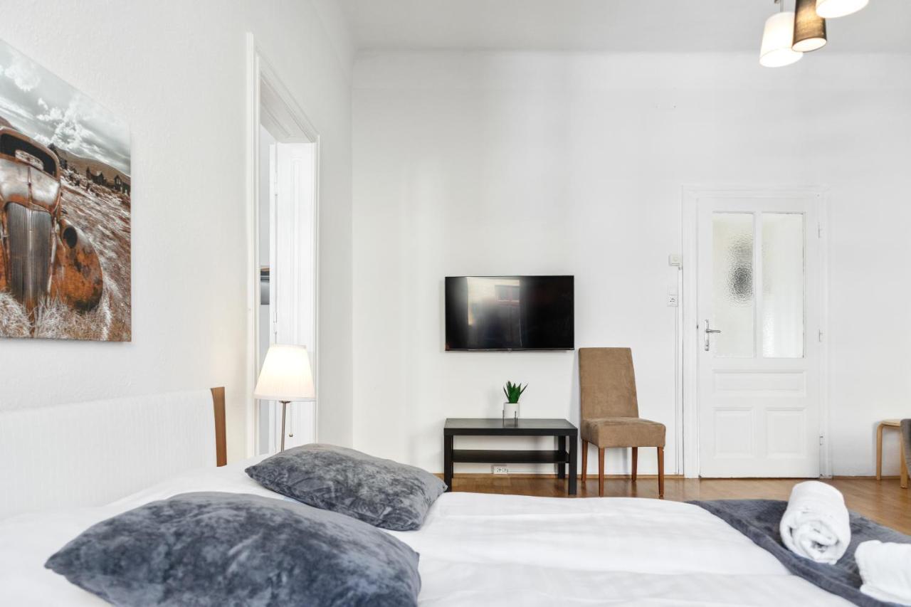 Beautiful 2Br Aptartment 12 Minutes To Downtown Wina Bagian luar foto