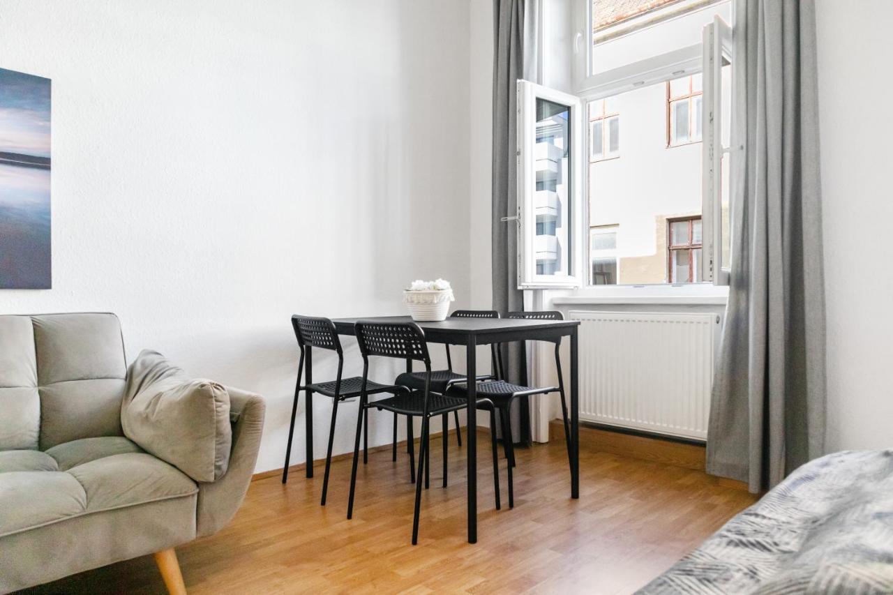 Beautiful 2Br Aptartment 12 Minutes To Downtown Wina Bagian luar foto