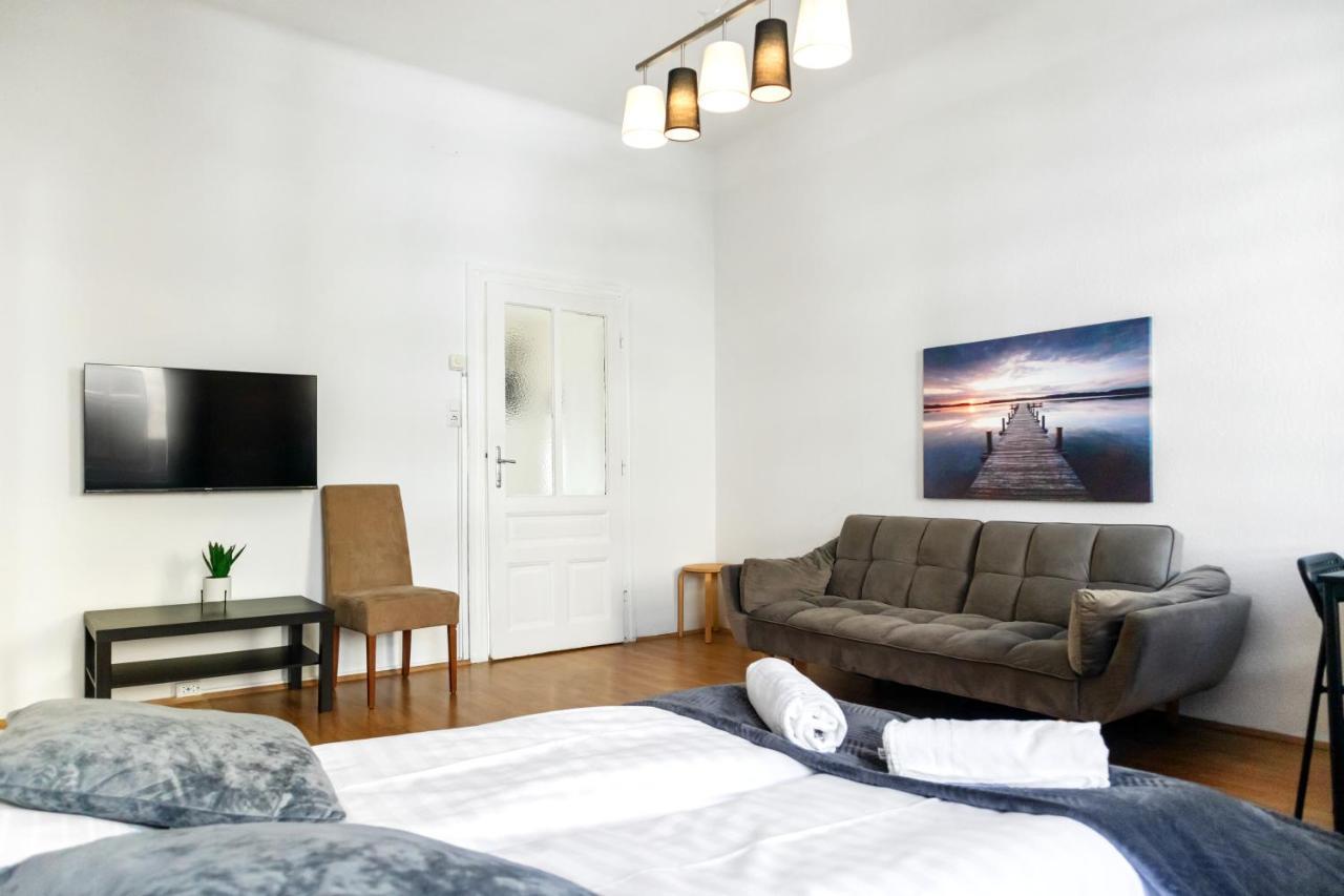 Beautiful 2Br Aptartment 12 Minutes To Downtown Wina Bagian luar foto